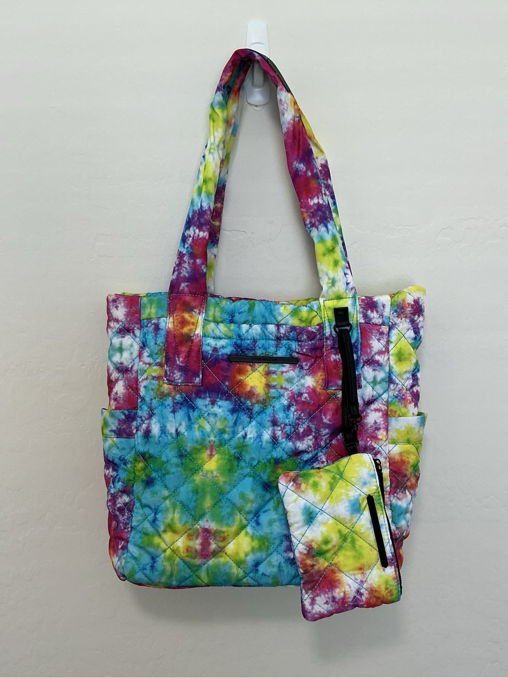 Steve Madden Rainbow Tie Dye XL Quilted Tote Bag / Purse with Wristlet